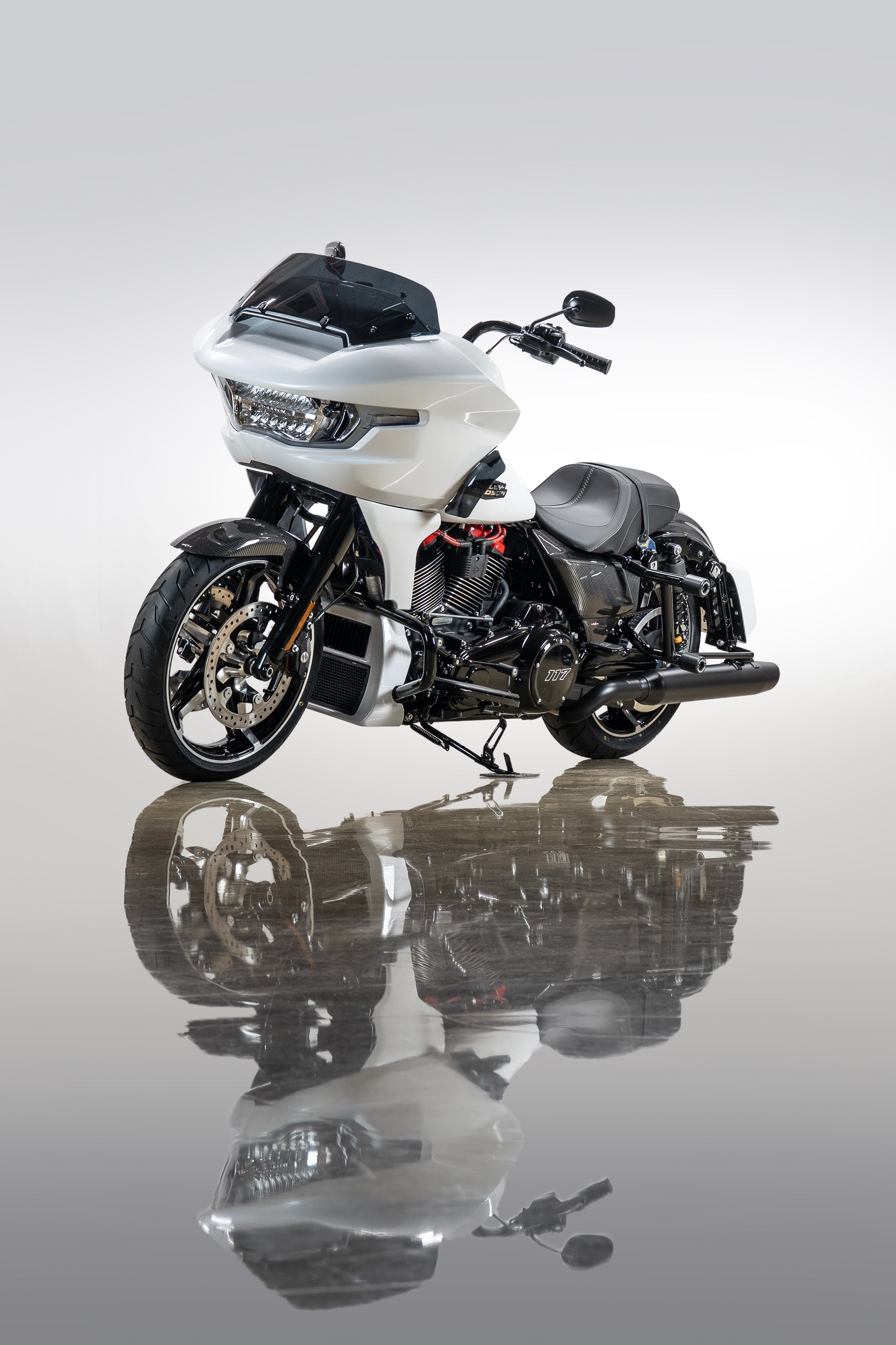 Harley-Davidson All-New Touring – Factory M Carbon Works