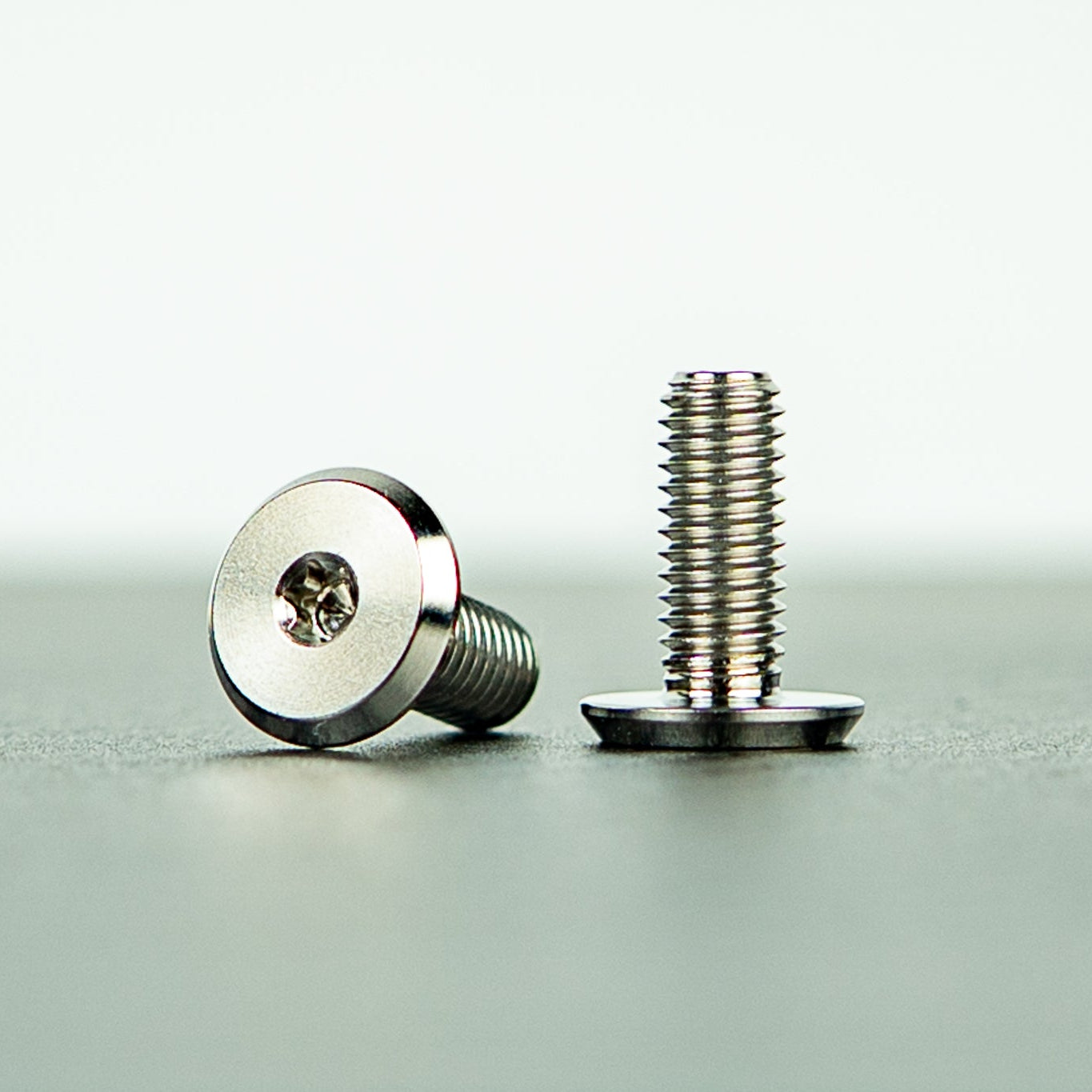 [FACTORY M] Titanium Fastener Set(Set of 2 DZUS Quick Release Fasteners and 2 Aero Bolts) for Carbon Belly Pan